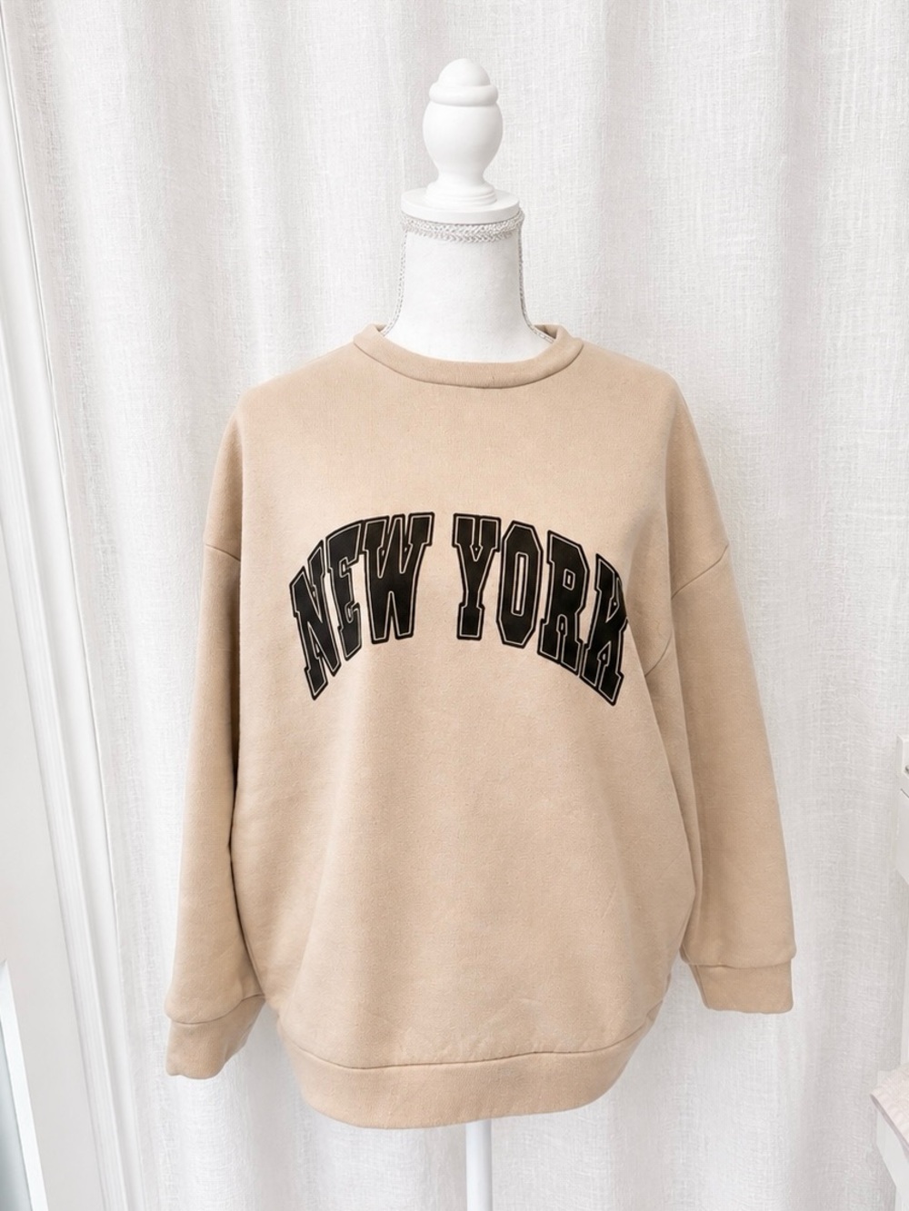Beige "New York" Crewneck Sweatshirt - Casual Women Sweater